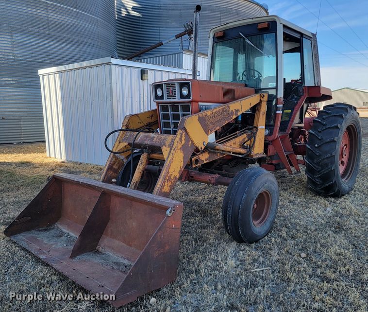 image for item ME9599 International 1086  tractor