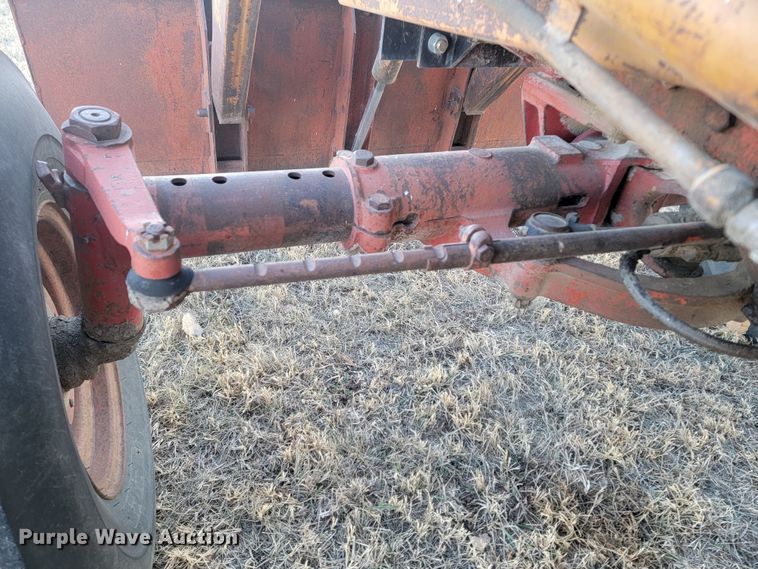 image for item ME9599 International 1086  tractor