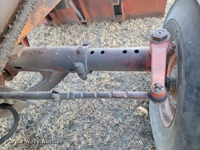 image for item ME9599 International 1086  tractor