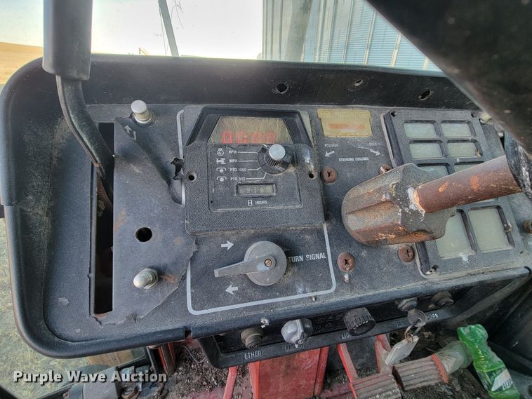 image for item ME9599 International 1086  tractor