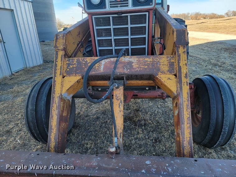 image for item ME9599 International 1086  tractor