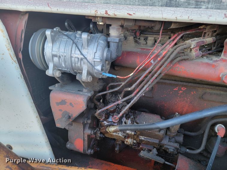 image for item ME9599 International 1086  tractor