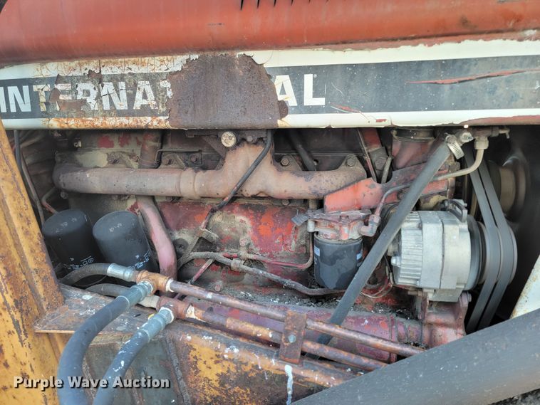 image for item ME9599 International 1086  tractor