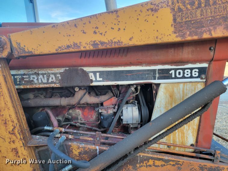 image for item ME9599 International 1086  tractor
