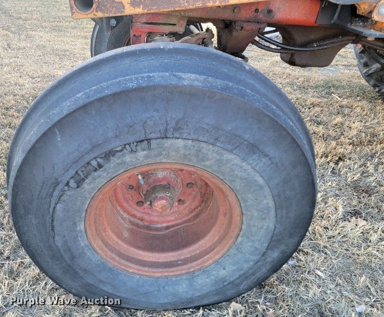 image for item ME9599 International 1086  tractor