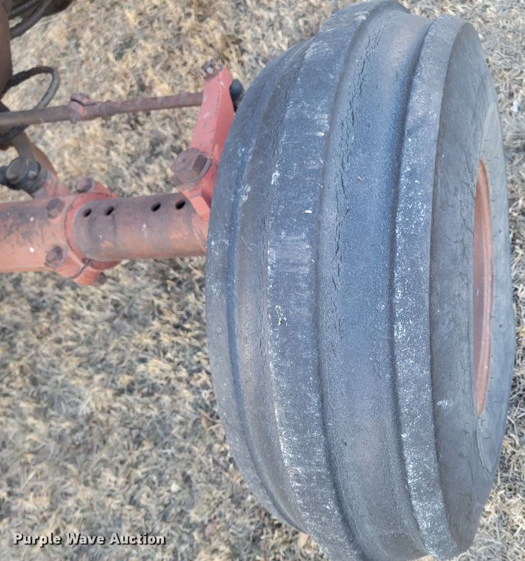 image for item ME9599 International 1086  tractor