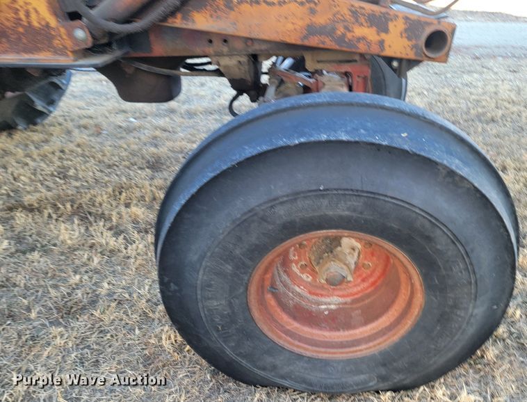 image for item ME9599 International 1086  tractor