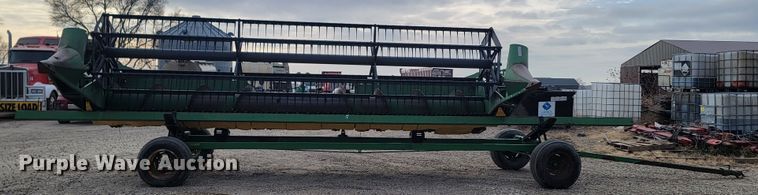 image for item ME9605 1992 John Deere 920  flex head