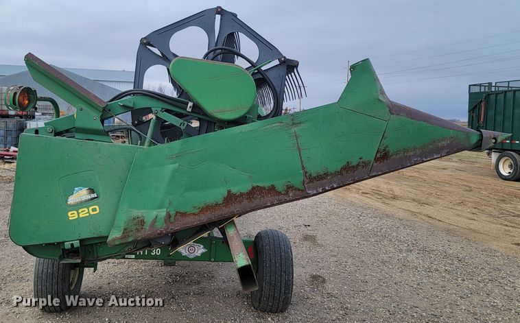 image for item ME9605 1992 John Deere 920  flex head
