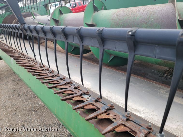 image for item ME9605 1992 John Deere 920  flex head