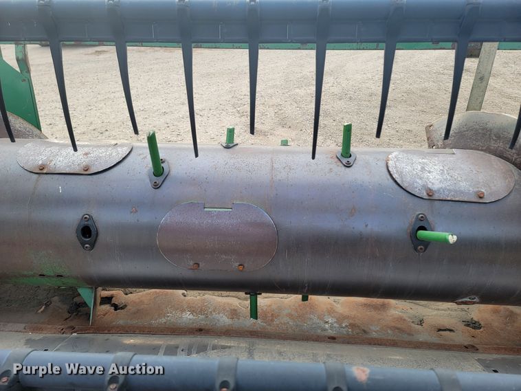 image for item ME9605 1992 John Deere 920  flex head