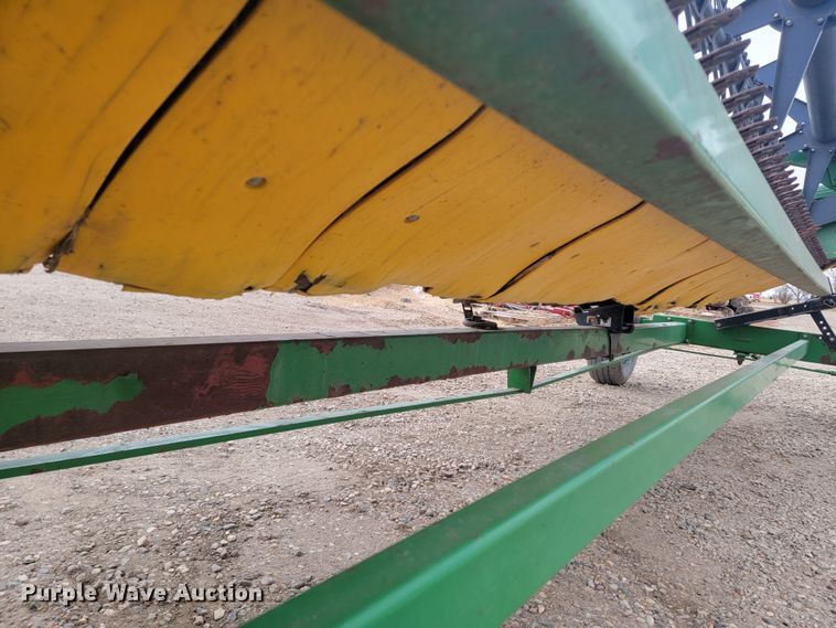 image for item ME9605 1992 John Deere 920  flex head