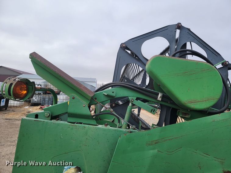 image for item ME9605 1992 John Deere 920  flex head