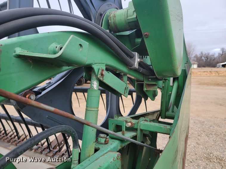 image for item ME9605 1992 John Deere 920  flex head