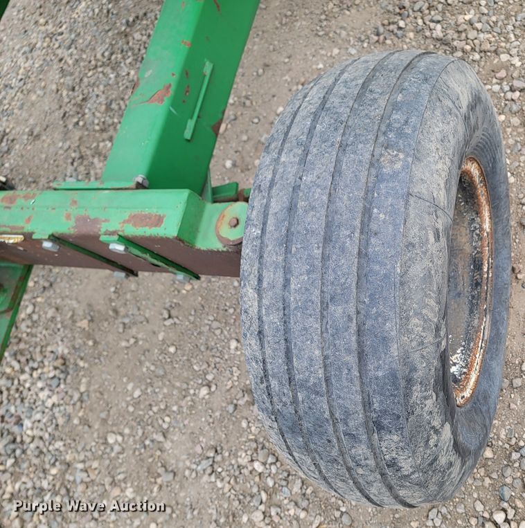 image for item ME9605 1992 John Deere 920  flex head