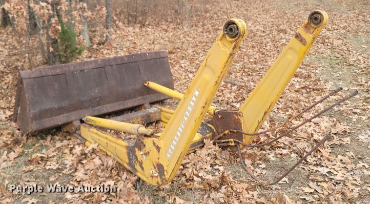 image for item MH9592 Massey Ferguson  loader