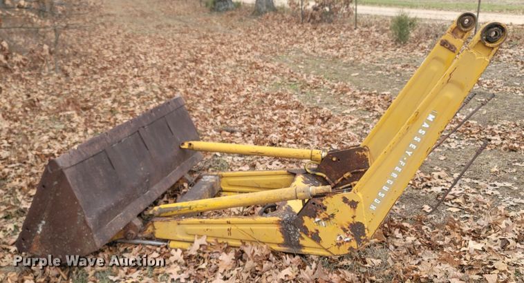 image for item MH9592 Massey Ferguson  loader