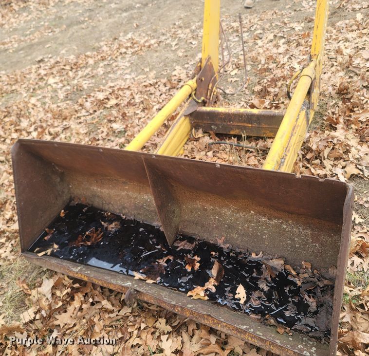 image for item MH9592 Massey Ferguson  loader