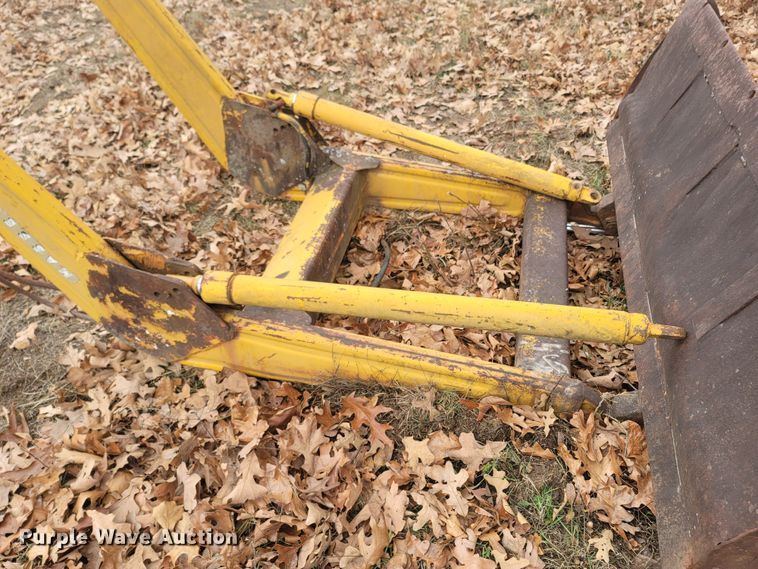 image for item MH9592 Massey Ferguson  loader