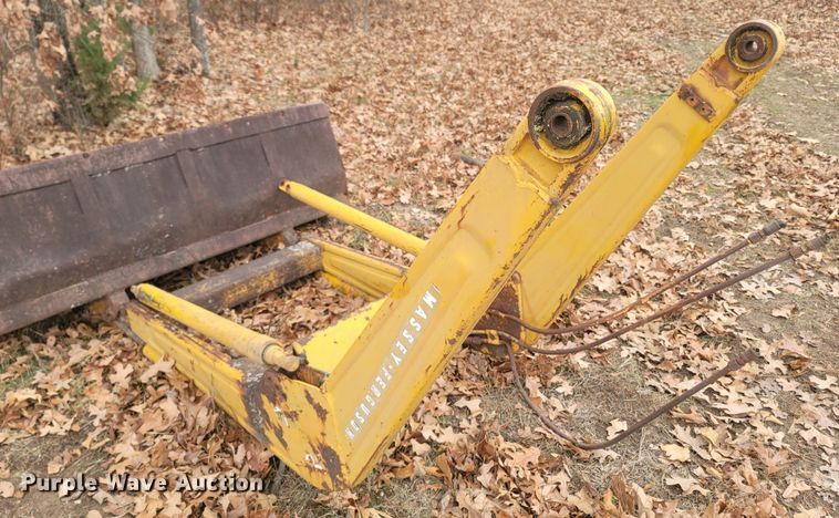 image for item MH9592 Massey Ferguson  loader