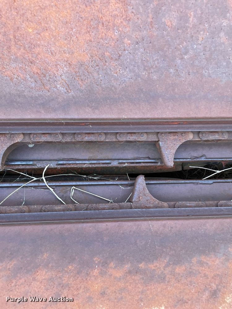 image for item MI9552 1965 Gleaner C  combine