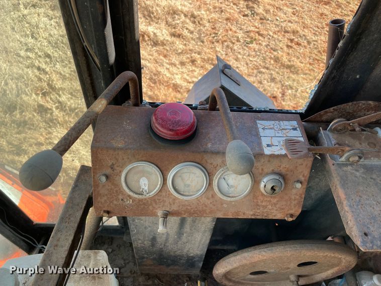 image for item MI9552 1965 Gleaner C  combine