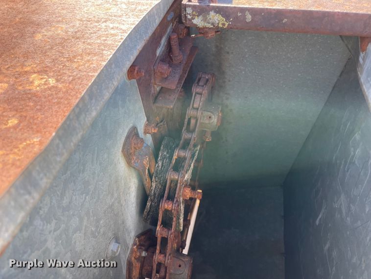 image for item MI9552 1965 Gleaner C  combine