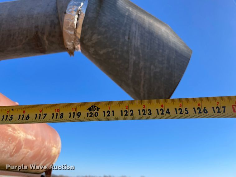 image for item MI9552 1965 Gleaner C  combine