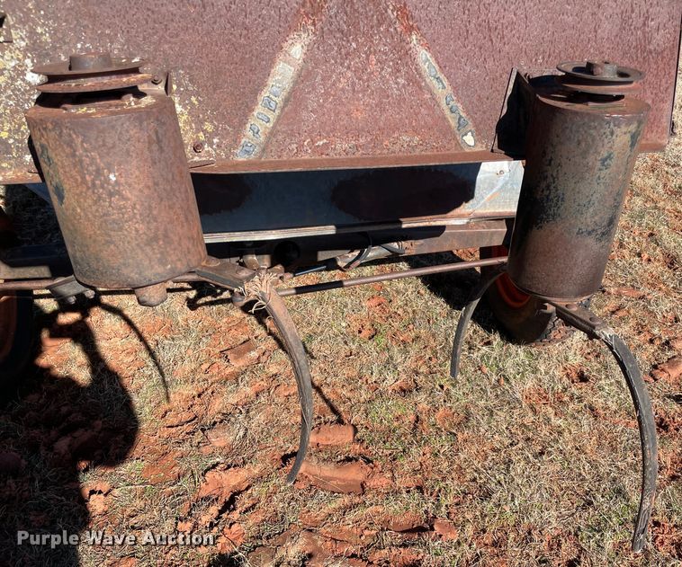 image for item MI9552 1965 Gleaner C  combine