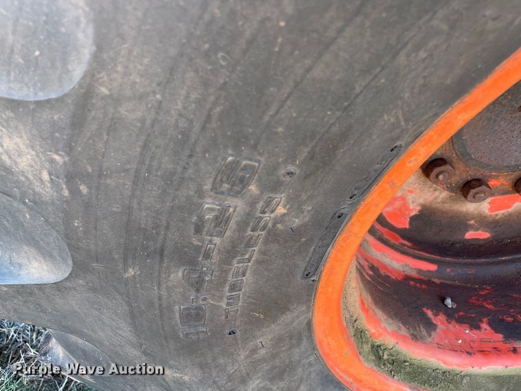 image for item MI9552 1965 Gleaner C  combine