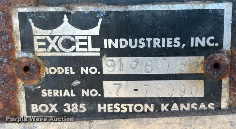 image for item MI9552 1965 Gleaner C  combine