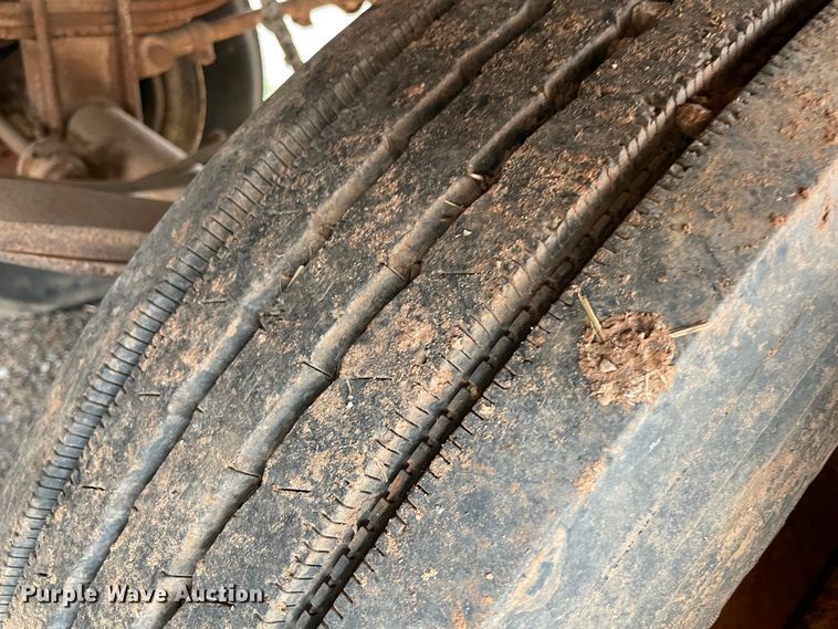 image for item MI9562 1974 Timpte  grain trailer