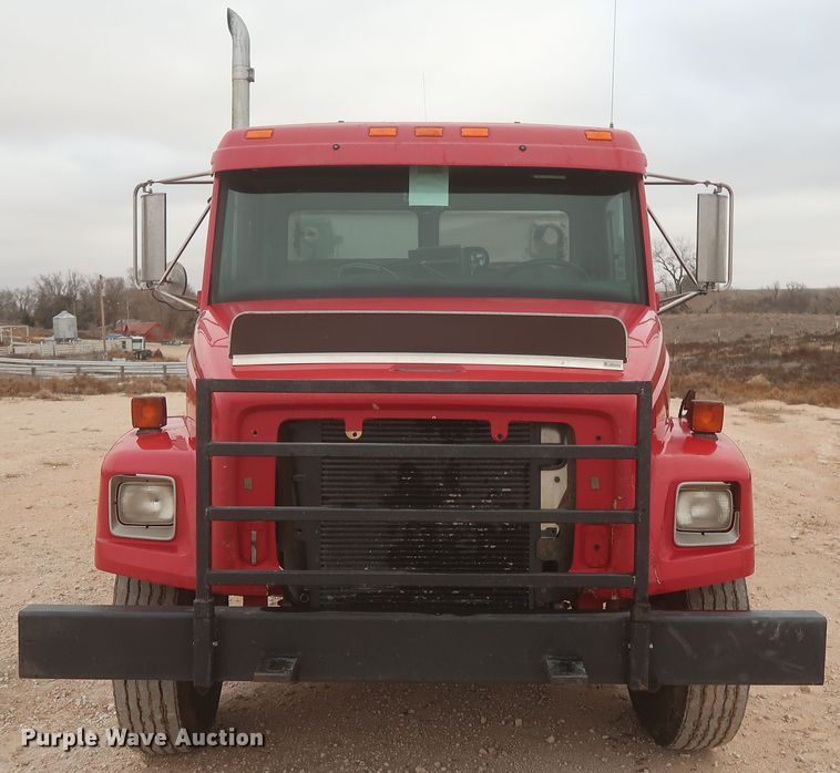 image for item MJ9241 1994 Freightliner FL70  feed mixer truck