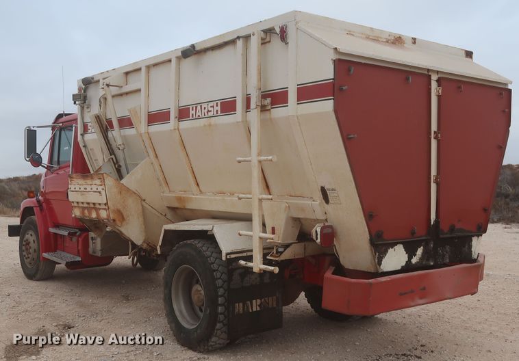 image for item MJ9241 1994 Freightliner FL70  feed mixer truck