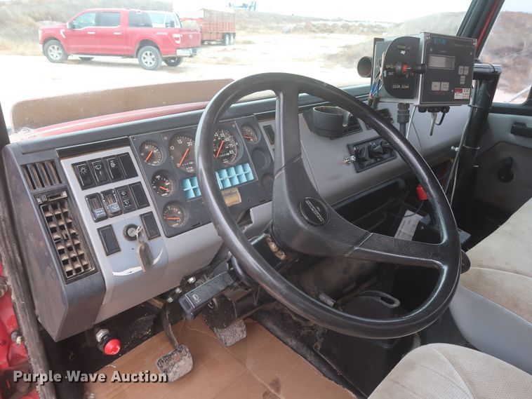 image for item MJ9241 1994 Freightliner FL70  feed mixer truck