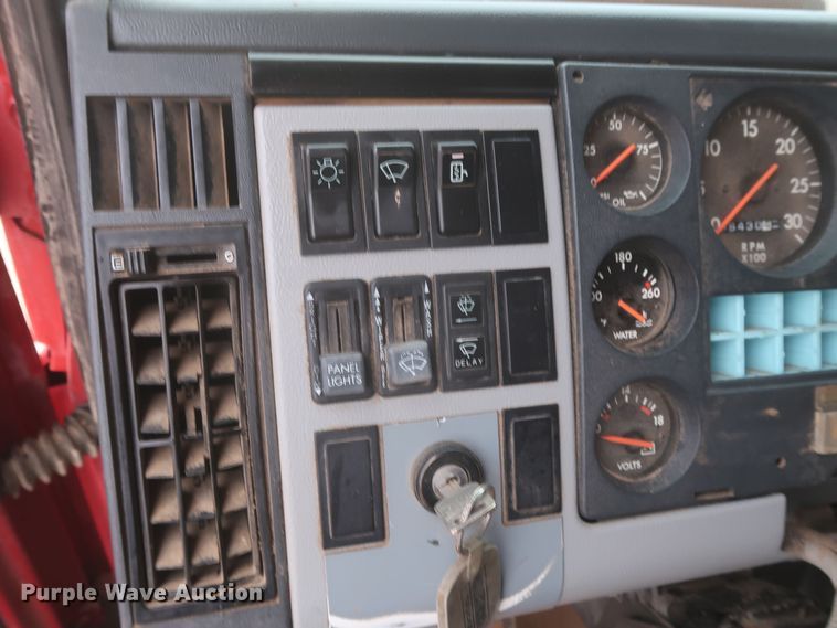 image for item MJ9241 1994 Freightliner FL70  feed mixer truck