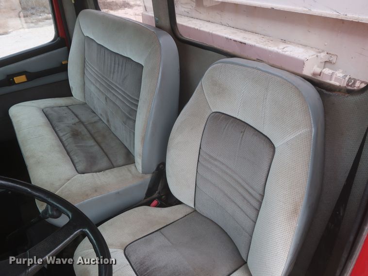 image for item MJ9241 1994 Freightliner FL70  feed mixer truck