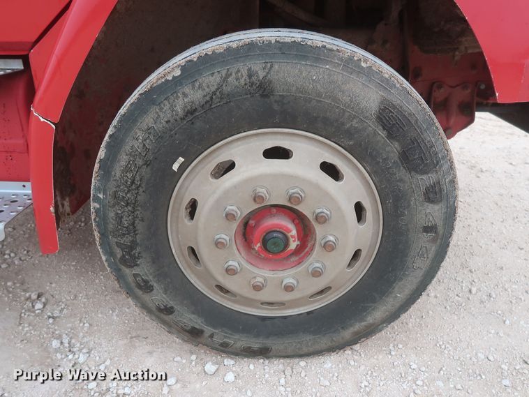 image for item MJ9241 1994 Freightliner FL70  feed mixer truck