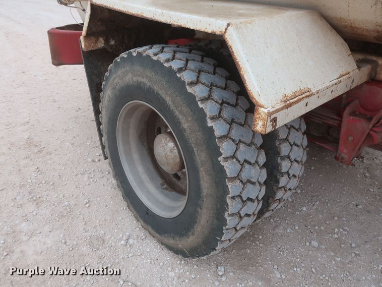 image for item MJ9241 1994 Freightliner FL70  feed mixer truck