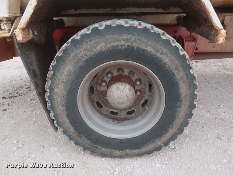 image for item MJ9241 1994 Freightliner FL70  feed mixer truck