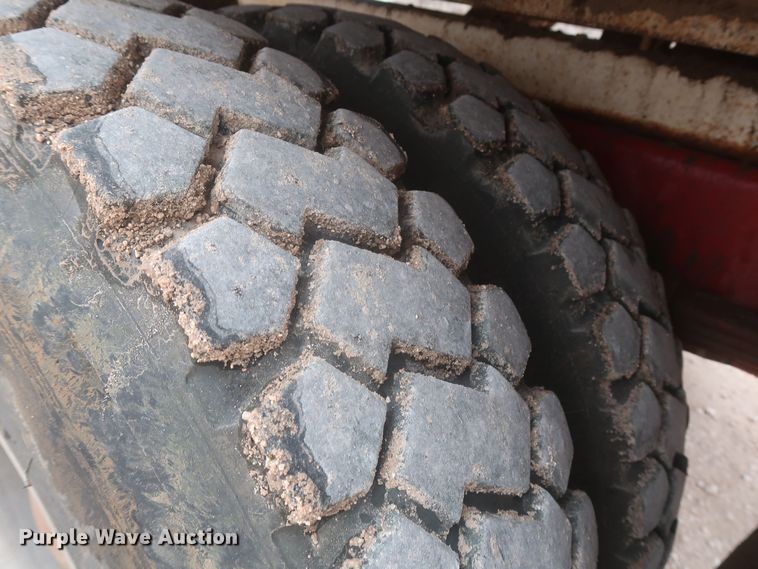 image for item MJ9241 1994 Freightliner FL70  feed mixer truck