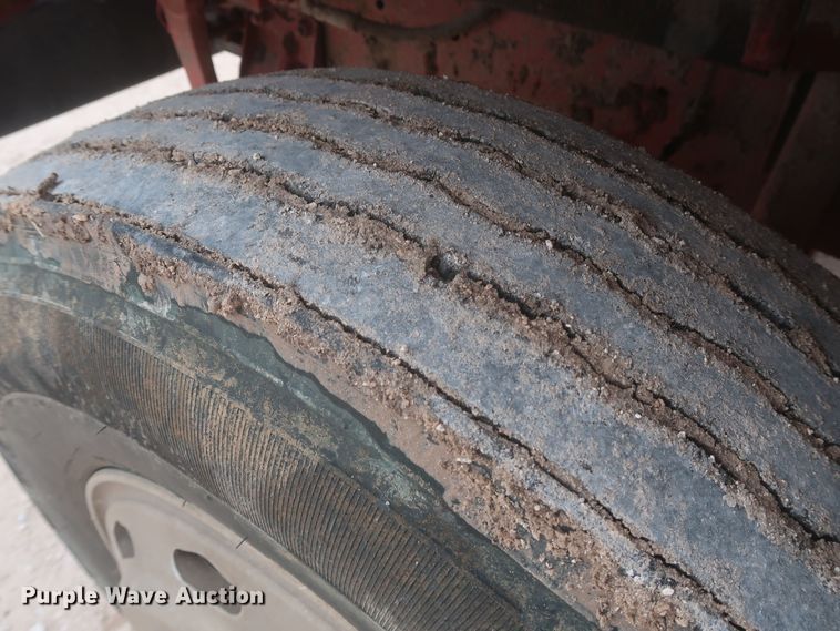 image for item MJ9241 1994 Freightliner FL70  feed mixer truck