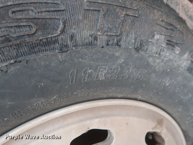 image for item MJ9241 1994 Freightliner FL70  feed mixer truck