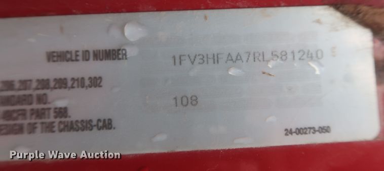 image for item MJ9241 1994 Freightliner FL70  feed mixer truck