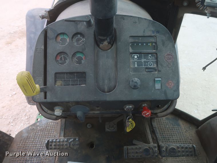 image for item MJ9242 1988 John Deere 4850  MFWD tractor