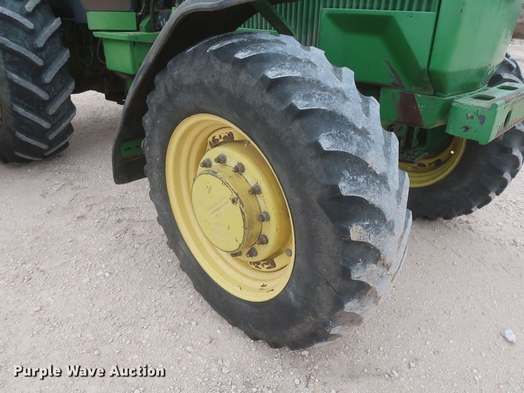 image for item MJ9242 1988 John Deere 4850  MFWD tractor