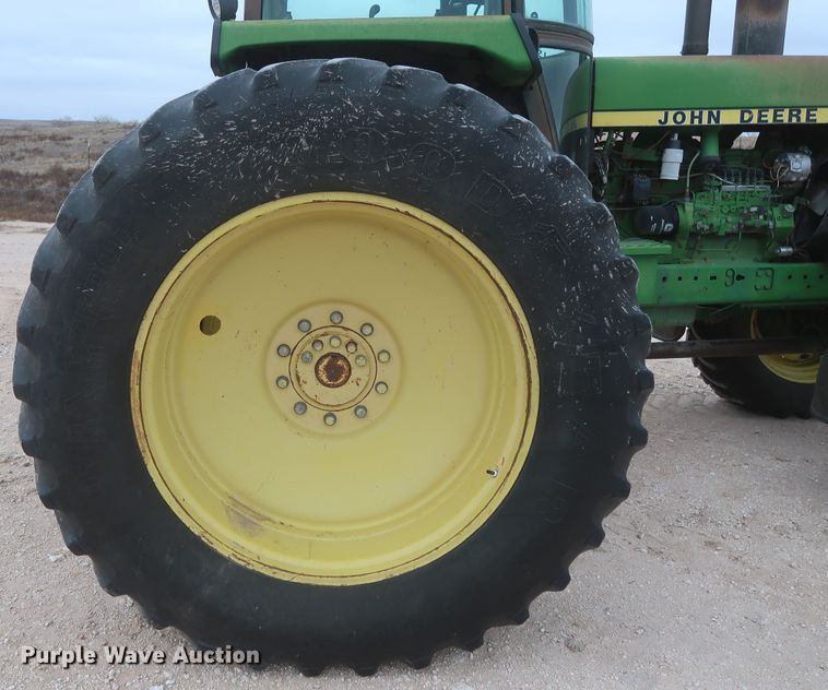 image for item MJ9242 1988 John Deere 4850  MFWD tractor