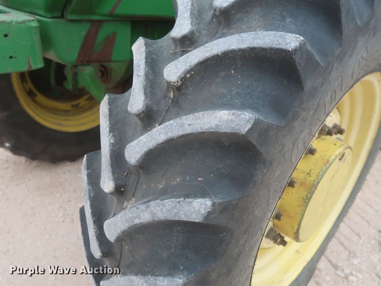 image for item MJ9242 1988 John Deere 4850  MFWD tractor