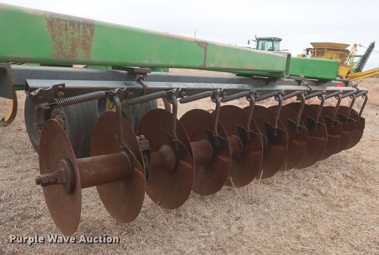 image for item MJ9245 John Deere 510  disk ripper
