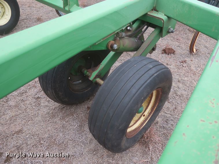 image for item MJ9245 John Deere 510  disk ripper